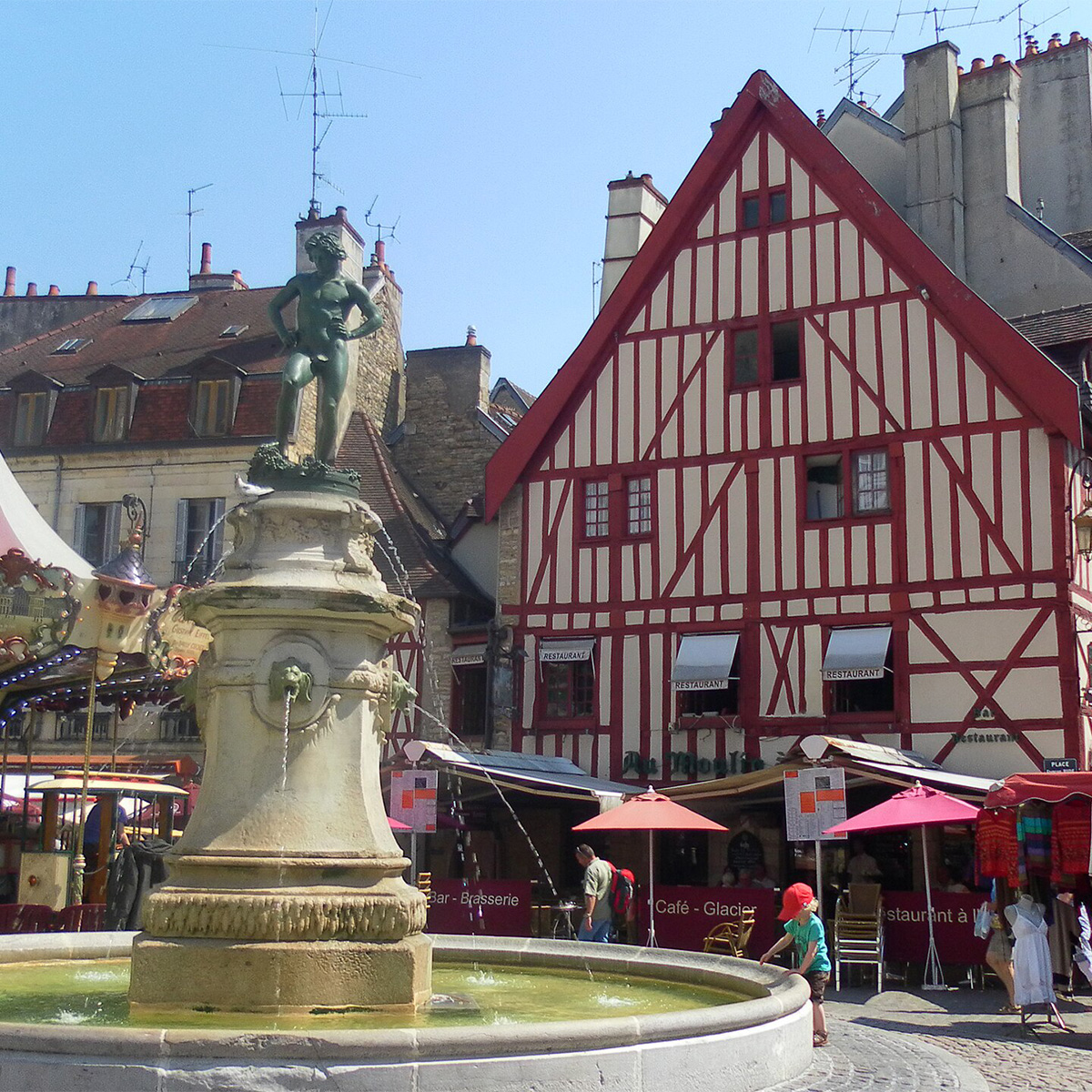 Place_Francois_Rude_Dijon2